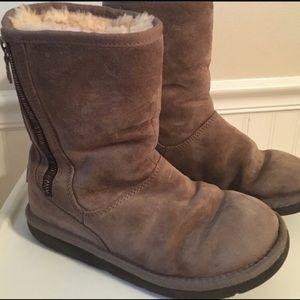 Ugg boots. Mayfaire. side zip